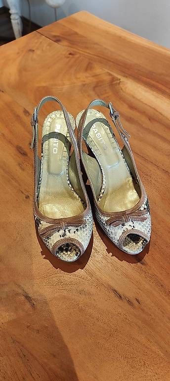 Scarpe da donna: Damen-Sandaletten BASITO  Grösse 38 – Usato da Nunningen venduto da 19ss90 1