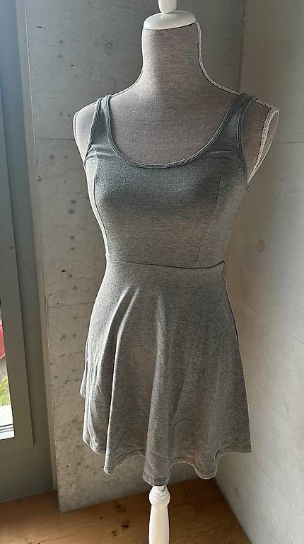 Hollister Vestiti & Gonne: Hollister Kleid – Nuovo (secondo la descrizione) da Rombach venduto da ste_5zvl