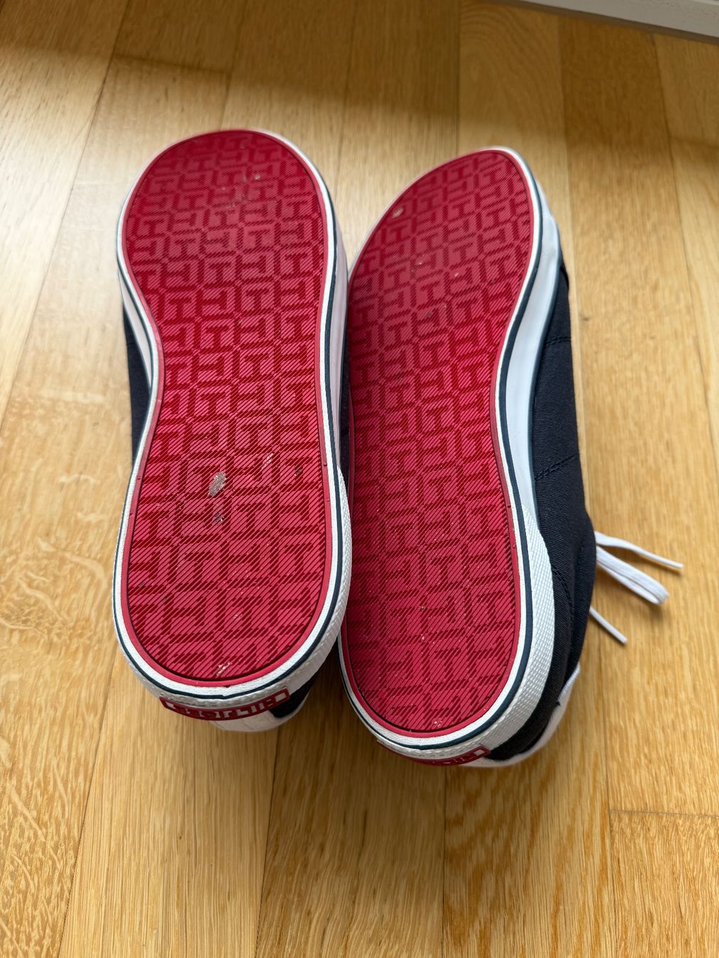 Tommy Hilfiger Scarpe da uomo: Tommy Hilfiger Schuhe - Grösse 44 – Usato da Baden venduto da polveres 4