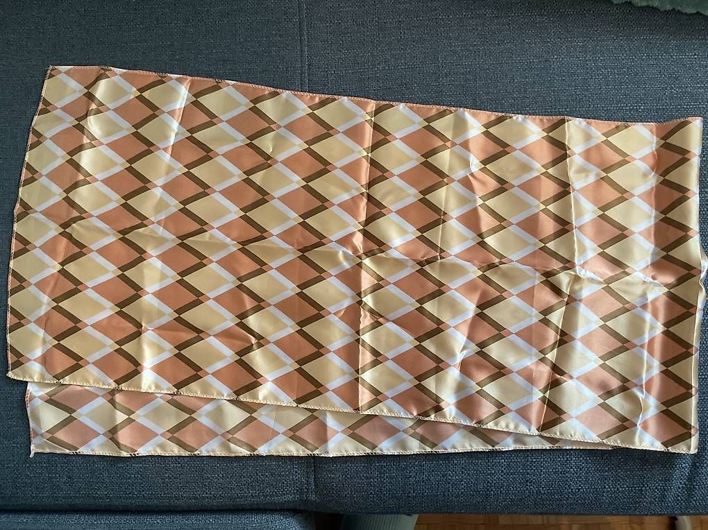 Polyester Foulards, Tücher & Schals: Foulard en polyester neuf – Neu und originalverpackt aus Icogne von Juka 1