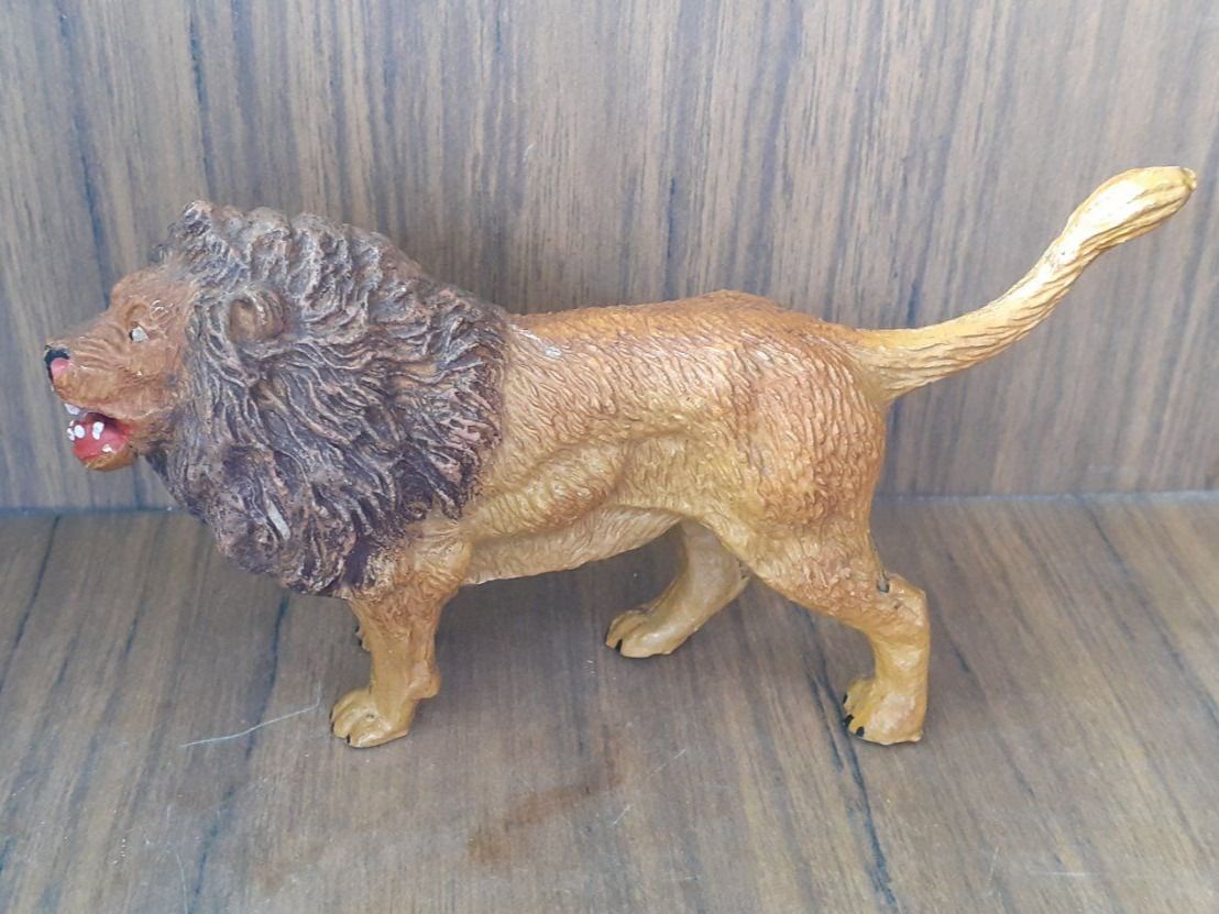 Jouets: antike Tierfigur Löwe – D'occasion à Mörschwil par lindaswunderkiste