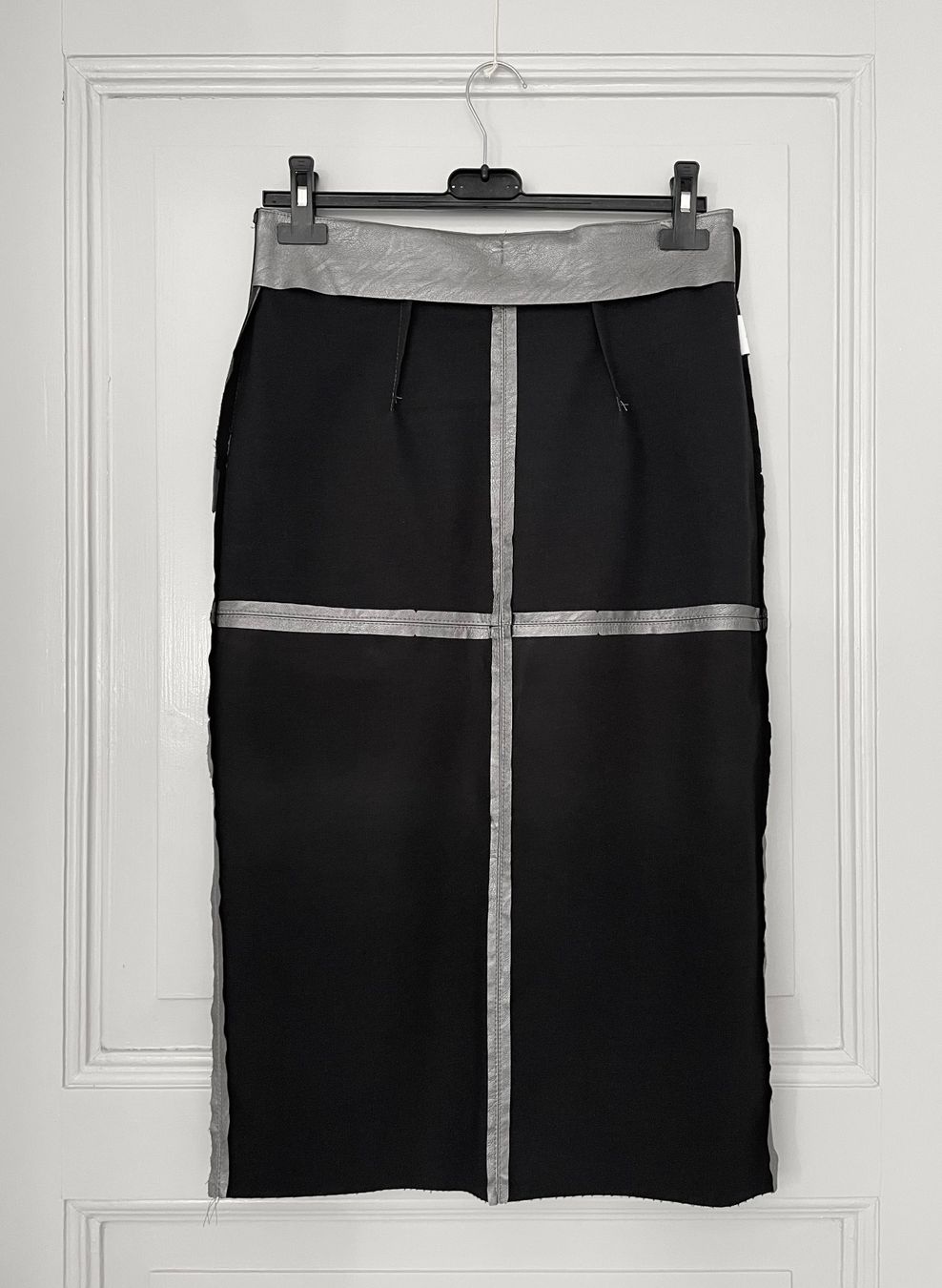 Gonne: Gonna longuette in similpelle argento – Usato da Bellinzona venduto da Sveva-Style-Hunter 3