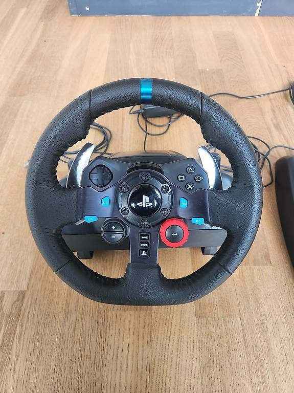 Manettes: Logitech Gaming Lenkrad – D'occasion à Ibach par arn_t6fy 4