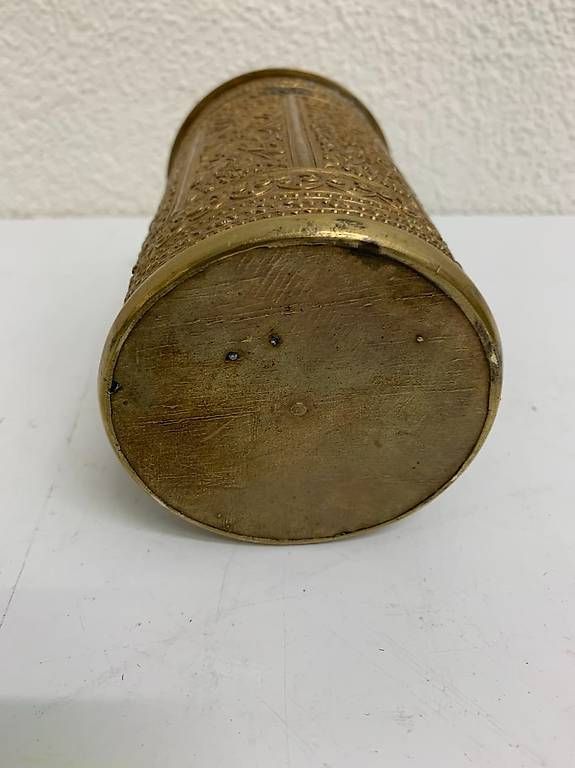Tutte le decorazioni: Antike Indische Messingdose mit floralem Reliefdekor – Usato da Obernau venduto da Arche_Noah_Brocki 4