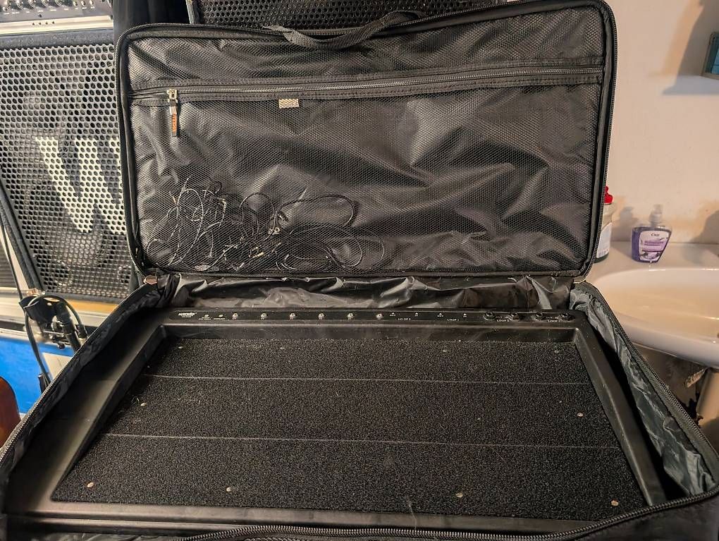 Musikinstrumente: Pedalboard Warwick Rockcase mit Kabeln – Gebraucht aus Pratteln von dado1972 1