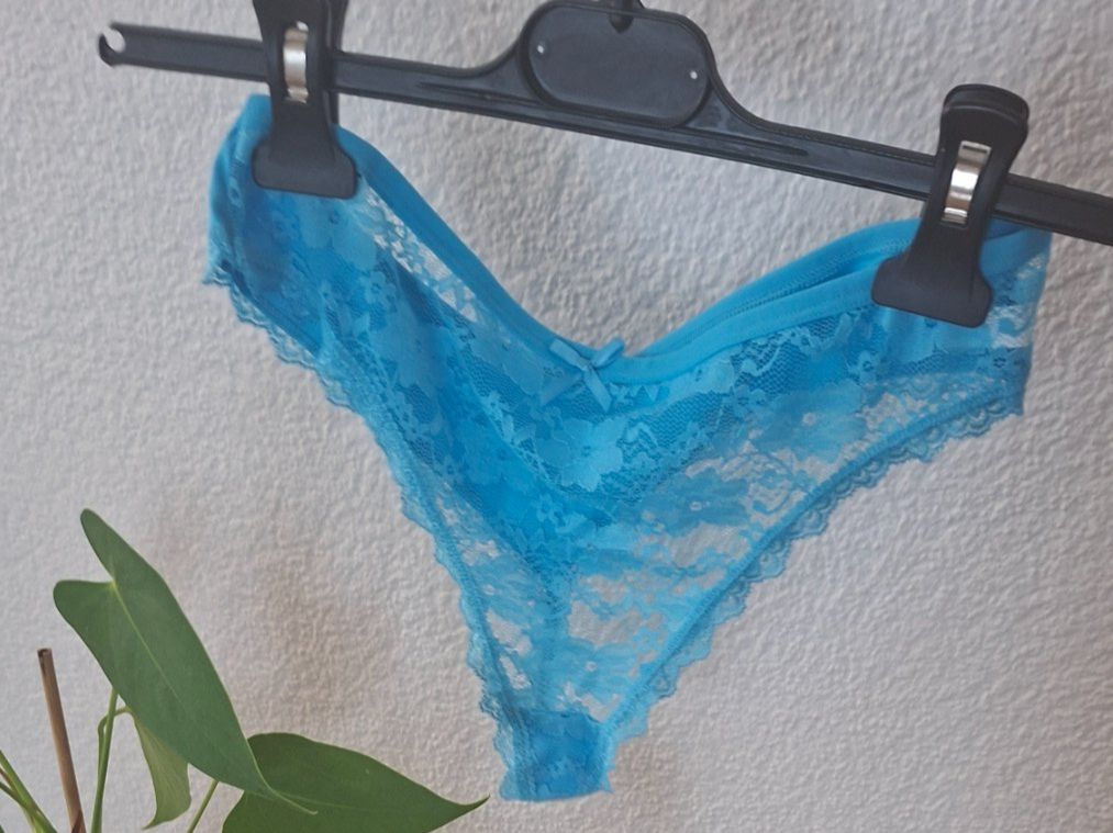 Altra biancheria intima: 1 schöner  Spitzen Tanga gr L – Nuovo (secondo la descrizione) da Reinach AG venduto da nicki024 1