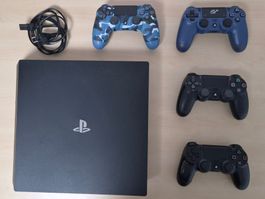 PS4 Pro mit 4 Controller + Kühler/ Ladestation