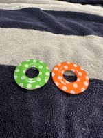 2 farbige Eierhalterringe