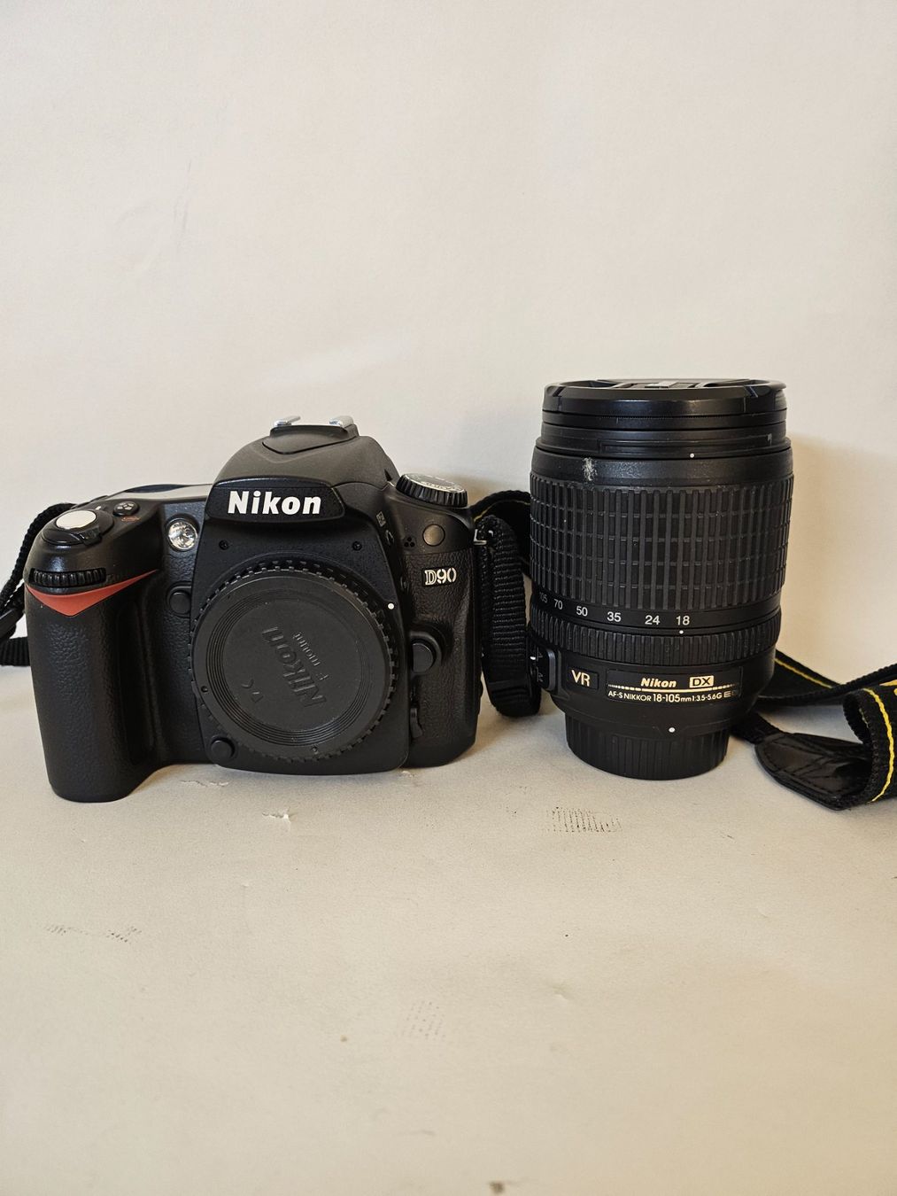 Nikon Fotocamera: Nikon D90 18-105 objektiv – Usato da Grosswangen venduto da Telepathy