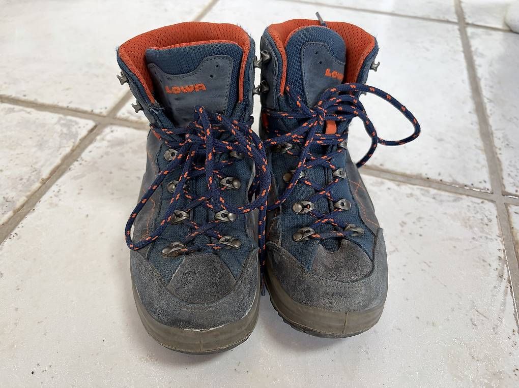 Schuhe für Jungen: Wanderschuhe Lowa Gr. 37 Gore-Tex – Gebraucht aus Schönenberg ZH von Helicase