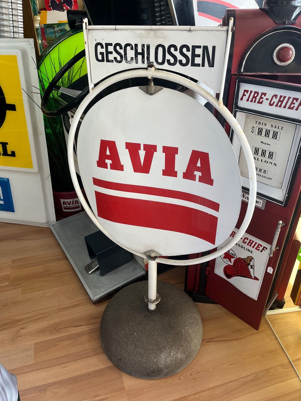 Avia Insegne: AVIA - Werbe-Schild – Usato da Erlinsbach venduto da Stu-ff 2