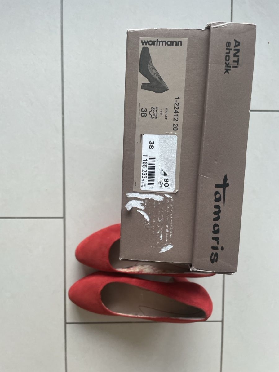 Tamaris Scarpe da donna: Tamaris Wildleder Pumps rot Gr. 38 – Usato da Bubendorf venduto da Gulli72 4