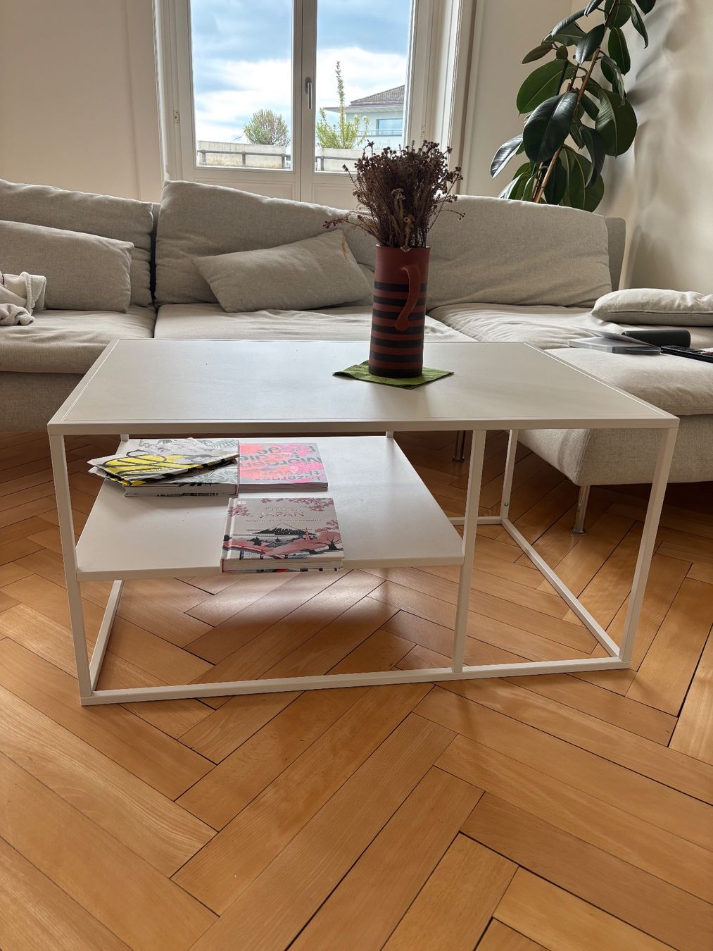 Tavoli: Sofatisch / Couchtisch weiss – Usato da Luzern venduto da aar_f95x 3