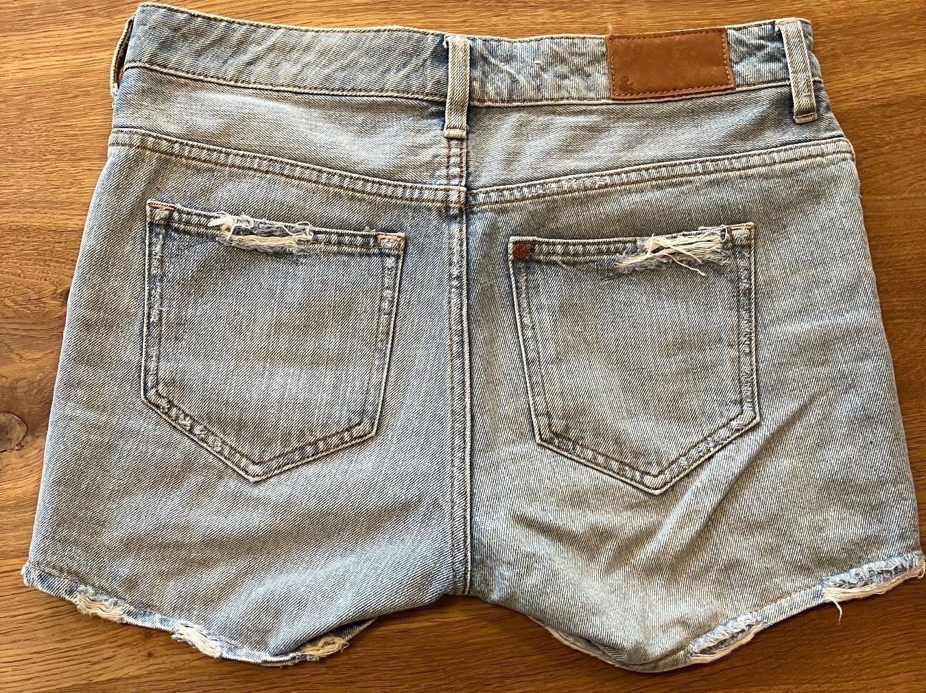 Jeans: Jeans Shorts Gr. 34 – Usato da Rohr b. Olten venduto da -FaLu- 2