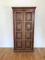 Armoire en acacia massif ciré