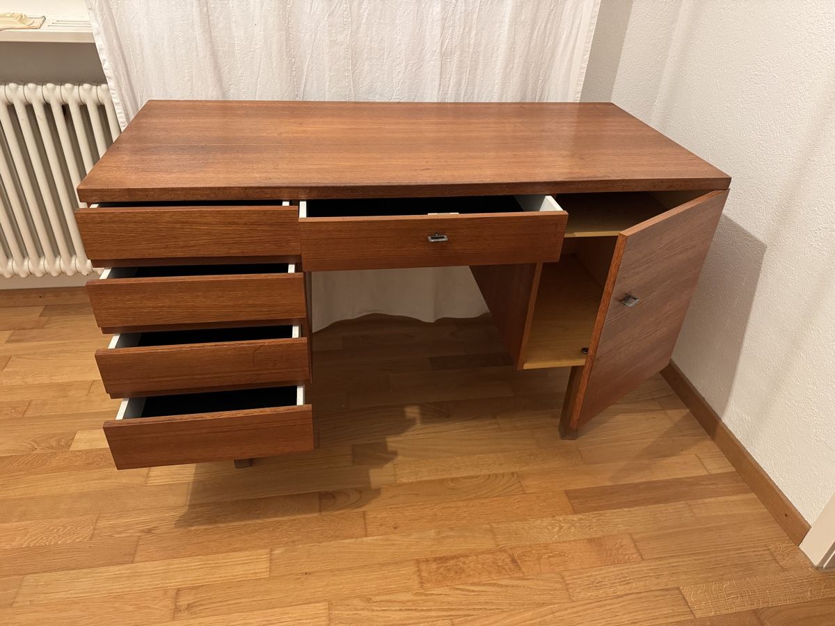 Schreibtische: Vintage Schreibtisch – Gebraucht aus Wettingen von fre_vm5p 1