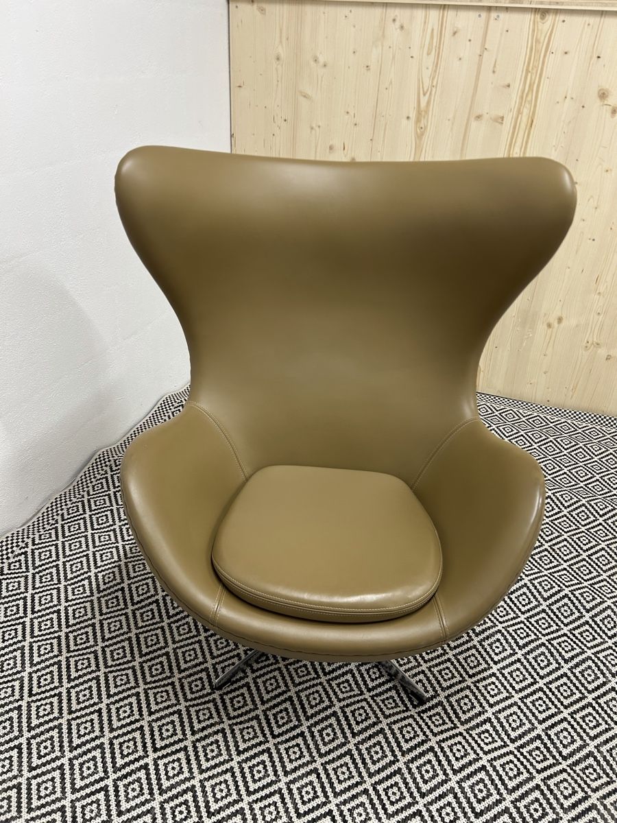 Poltrone: Egg Chair, Leder braun, Kopie – Usato da Samstagern venduto da Morusalba 1