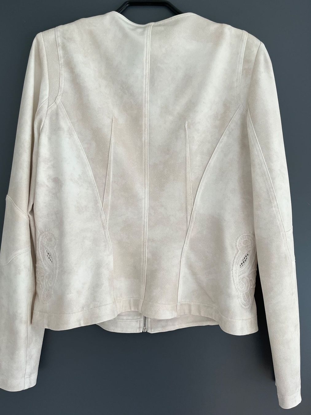 Giacche: veste Eva Kayan – Usato da Delémont venduto da Kiki75 1