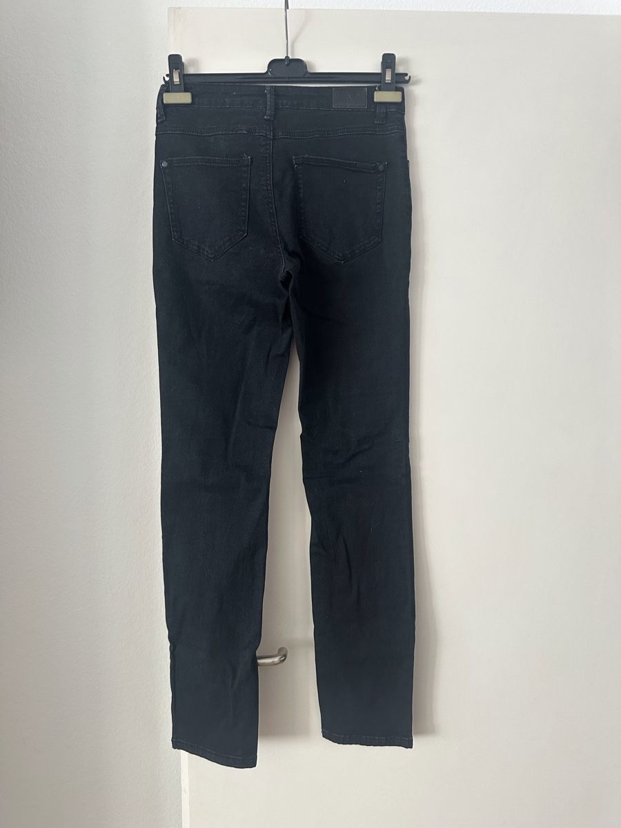 Jeans: Jeans Schwarz – Nuovo (secondo la descrizione) da Glattbrugg venduto da sab_989l 1