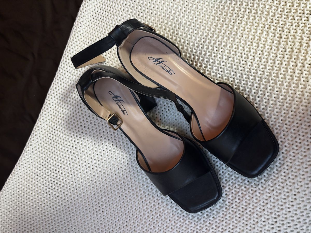 Damenschuhe: Hohe schuhe – Gebraucht aus Gränichen von kim_sh67