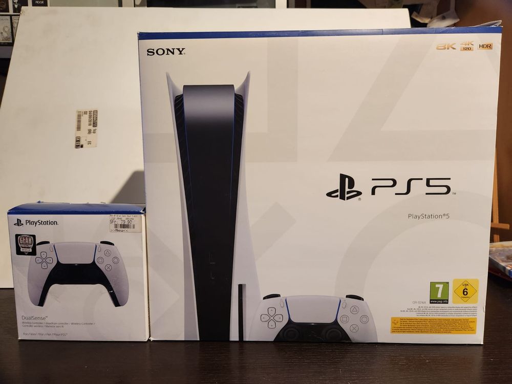 PlayStation 5 - Console, 2 controllers, wireless headset (Gebraucht) in ...