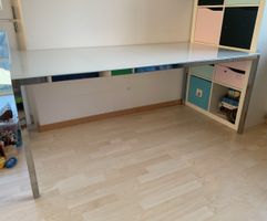 INTERIO Tisch aus Metall mit Milchglasplatte 180x90 cm
