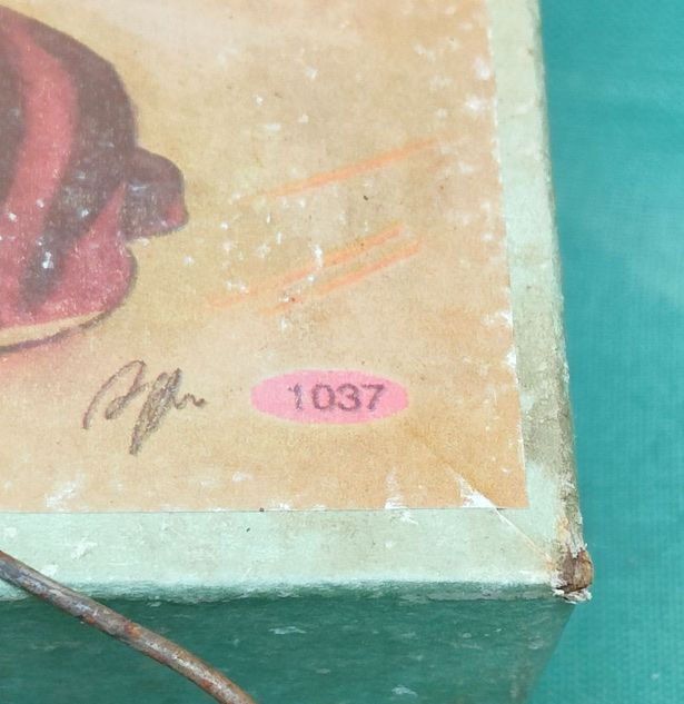 1 Rare jouet ancien à remonter vendeuse de fleurs en celluloïd