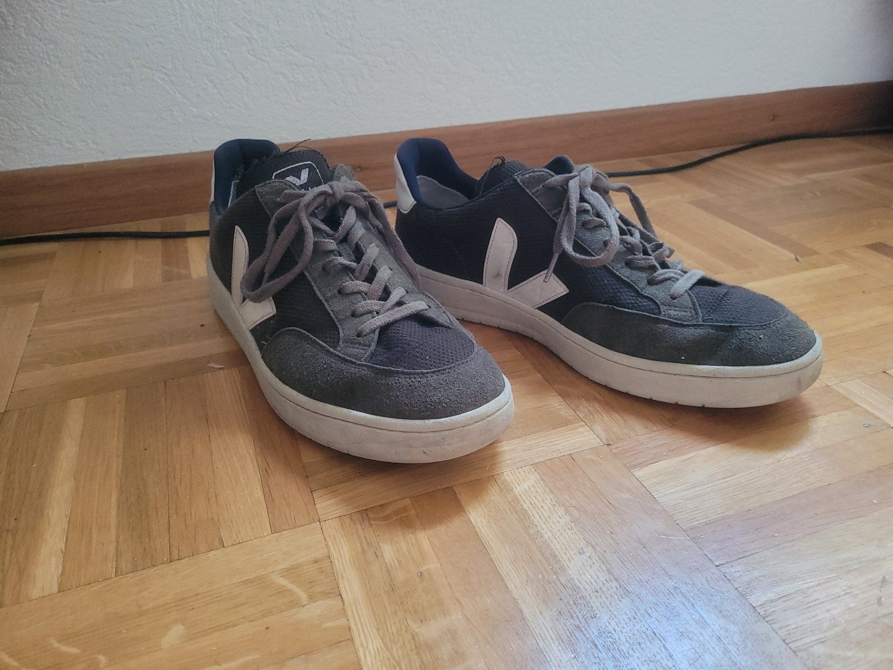 Veja Scarpe da uomo: Veja V-12 T.47 – Usato da Lonay venduto da bcol 1