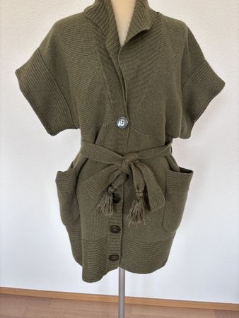 Cardigan. Olive color. Size M/L