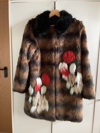 Stylischer Kunstpelzmantel Gr. M Zara