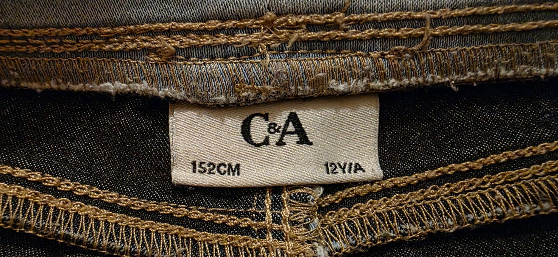 C&A Pantalons: C&A Freizeithose im Jeanslook hellblau / hellgrau - Gr. 152 – D'occasion à Fällanden par zeno01 6