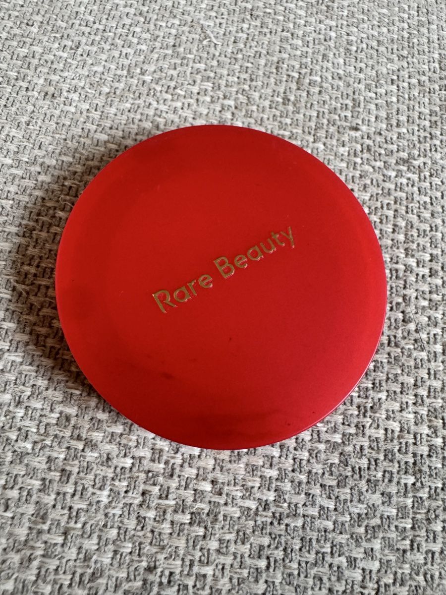Make-up: Rare Beauty Blush – Usato da Zürich venduto da MHW23