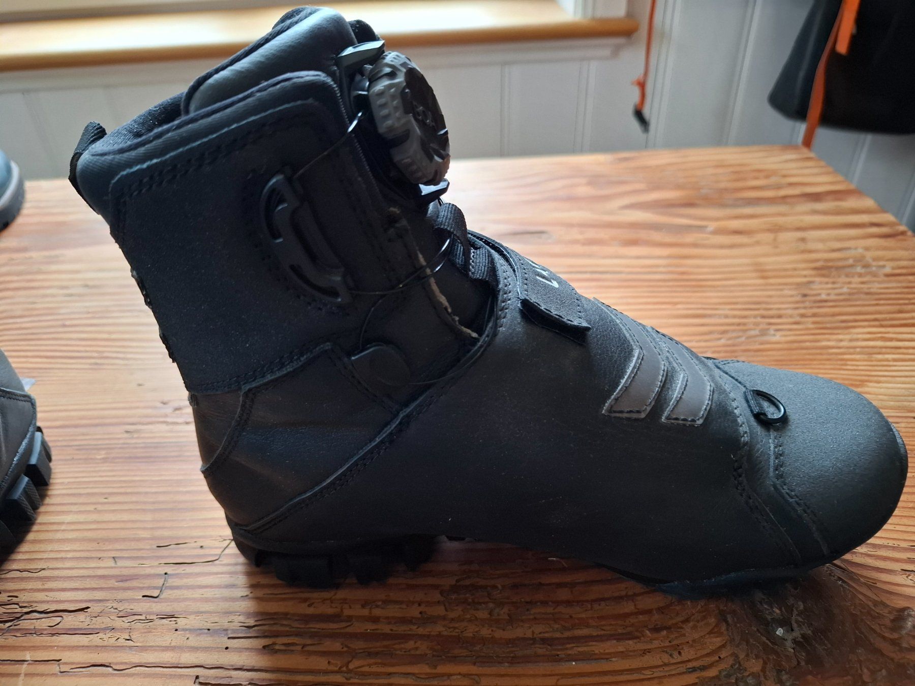 Scarpe da uomo: Veloschuhe - regenfest & extra warm – Usato da Riedt b. Erlen venduto da BisD 3
