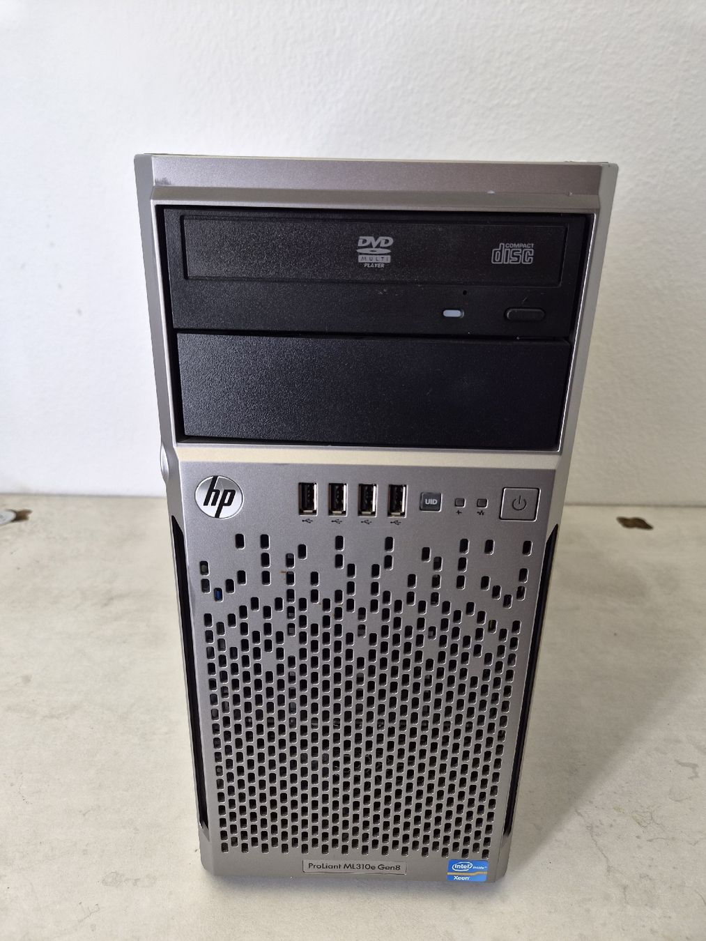 Hewlett Packard Server: HP ProLiant ML310e Gen8 v2 Server, Intel Xeon  – Gebraucht aus SCHAFFHAUSEN von Atami99 5