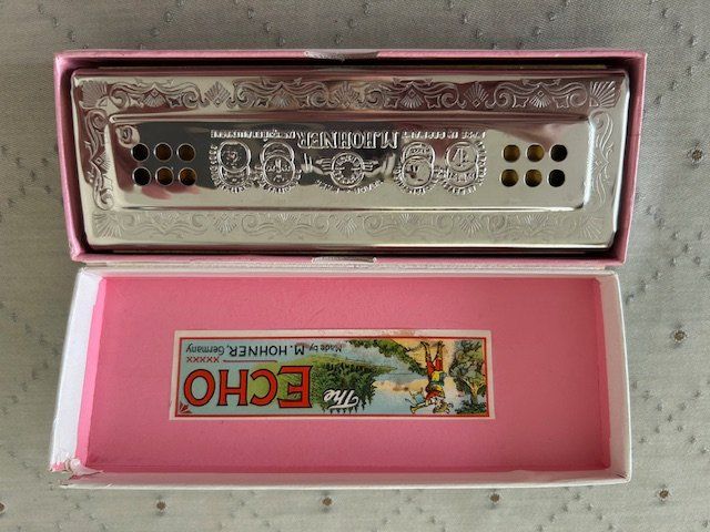 Hohner Strumenti musicali: Mundharmonika: M. Hohner Comet / M. Hohner The Echo – Usato da Zürich venduto da AloisK03 1