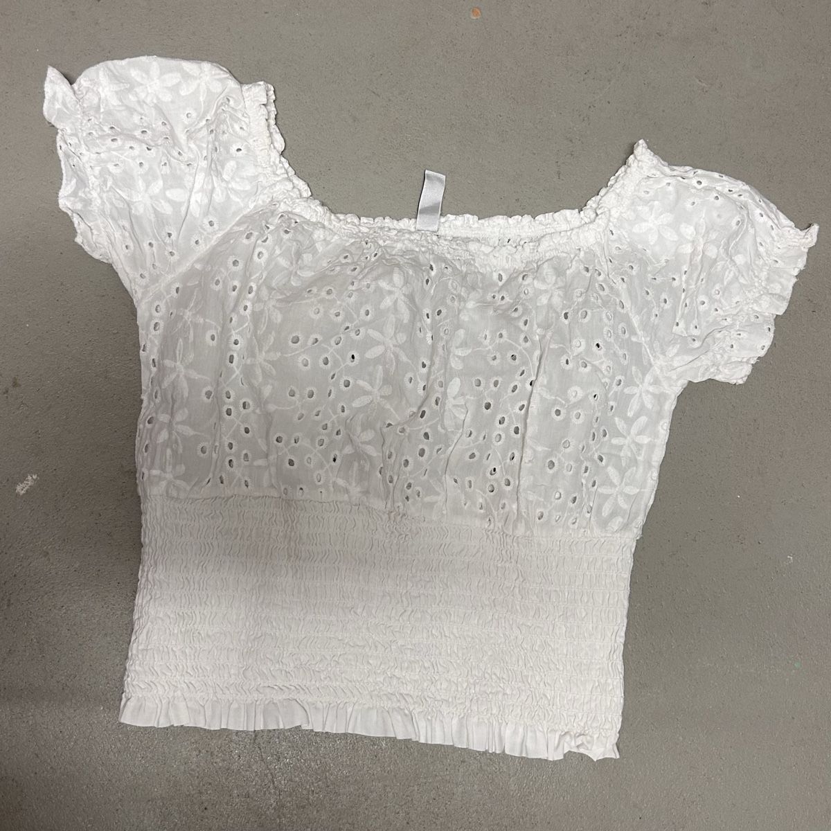 Blusen: White Blouse with puff sleeves  – Gebraucht aus Glattbrugg von Lara_G06