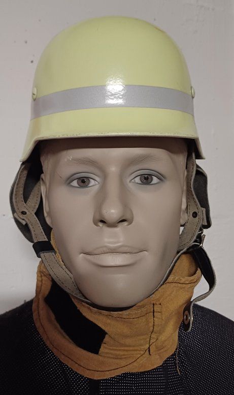 Pompieri: Feuerwehrhelm Deutschland – Usato da Zürich venduto da FirefighterZH_118