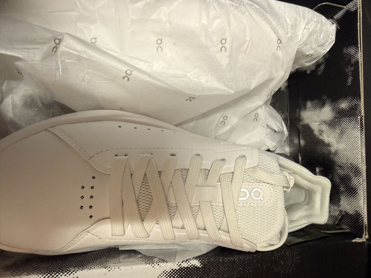 On Scarpe da donna: On Roger neu weiss – Nuovo e nell'imballaggio originale da Zürich venduto da Sebi.063 2