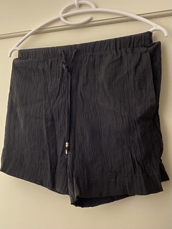 Kurze Sommershorts aus Viskose Gr. XS