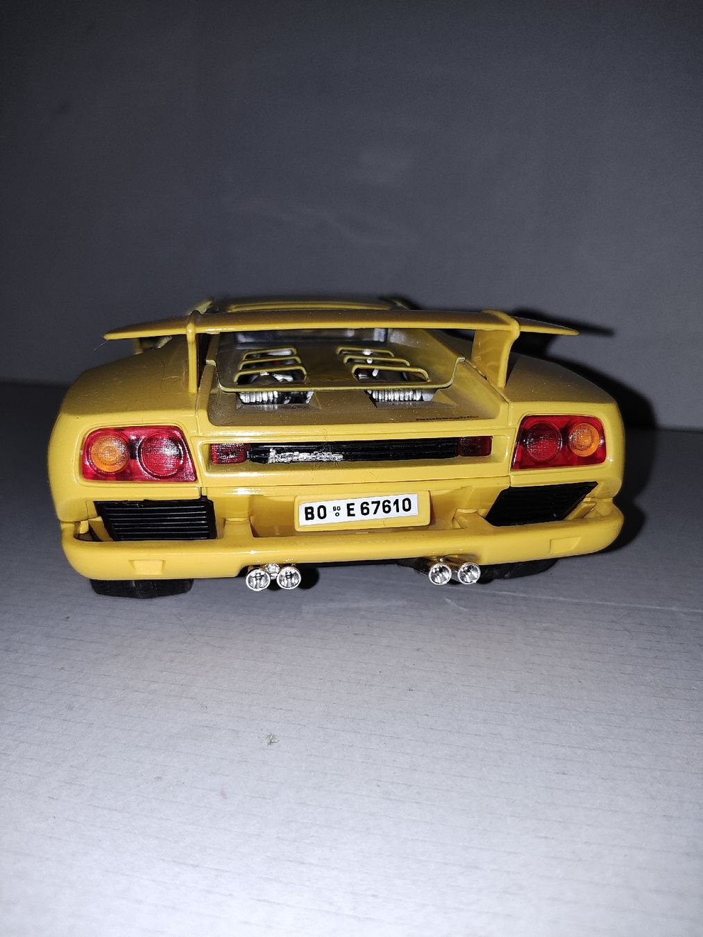 Bburago Modellautos: Lamborghini Diablo Gelb, Burago 1/18 – Gebraucht aus Boniswil von 1988liringreen 3