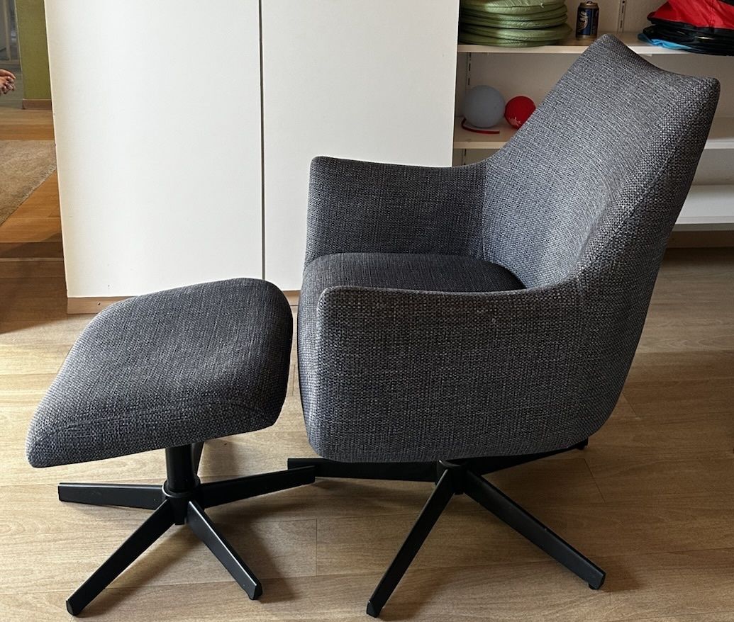 Poltrone: Bequemer Sessel mit Hocker – Nuovo (secondo la descrizione) da Möriken AG venduto da Spittel_10 2