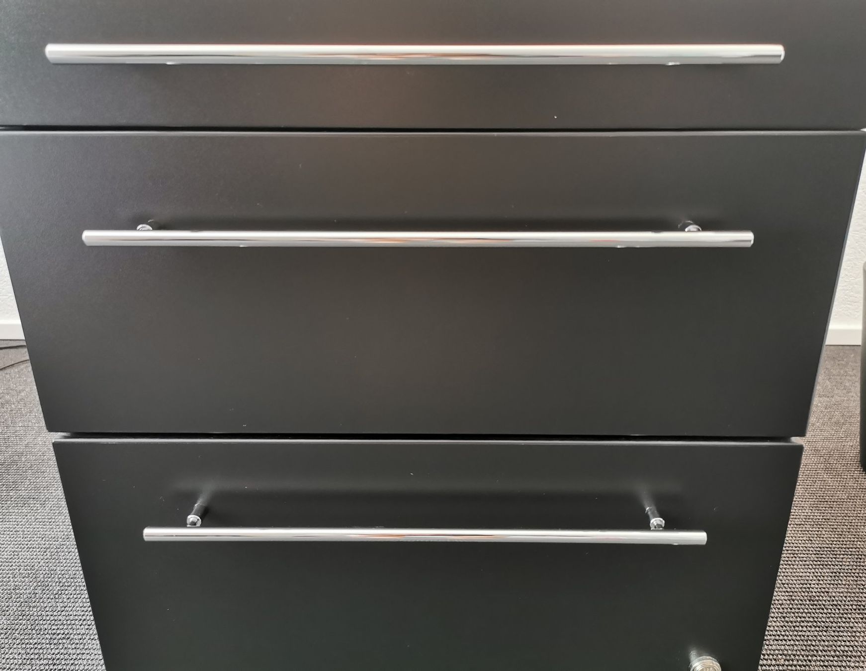 Baucontainer: SCHREIBTISCHKORPUS – Gebraucht aus Kriens von TIARANA 3