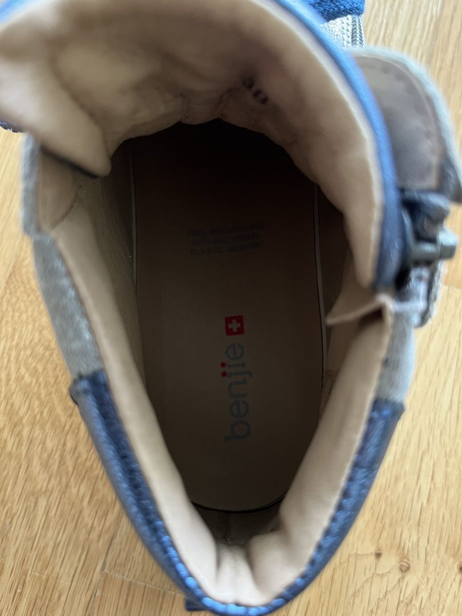 Schuhe für Mädchen: Silberne Benjie Mädchen Schuhe, Grösse 38 - neu – Neu (gemäss Beschreibung) aus Zürich von JtheBAB 2