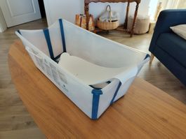 Baignoire pour bébé pliable Flexi Bath de Stokke et transat