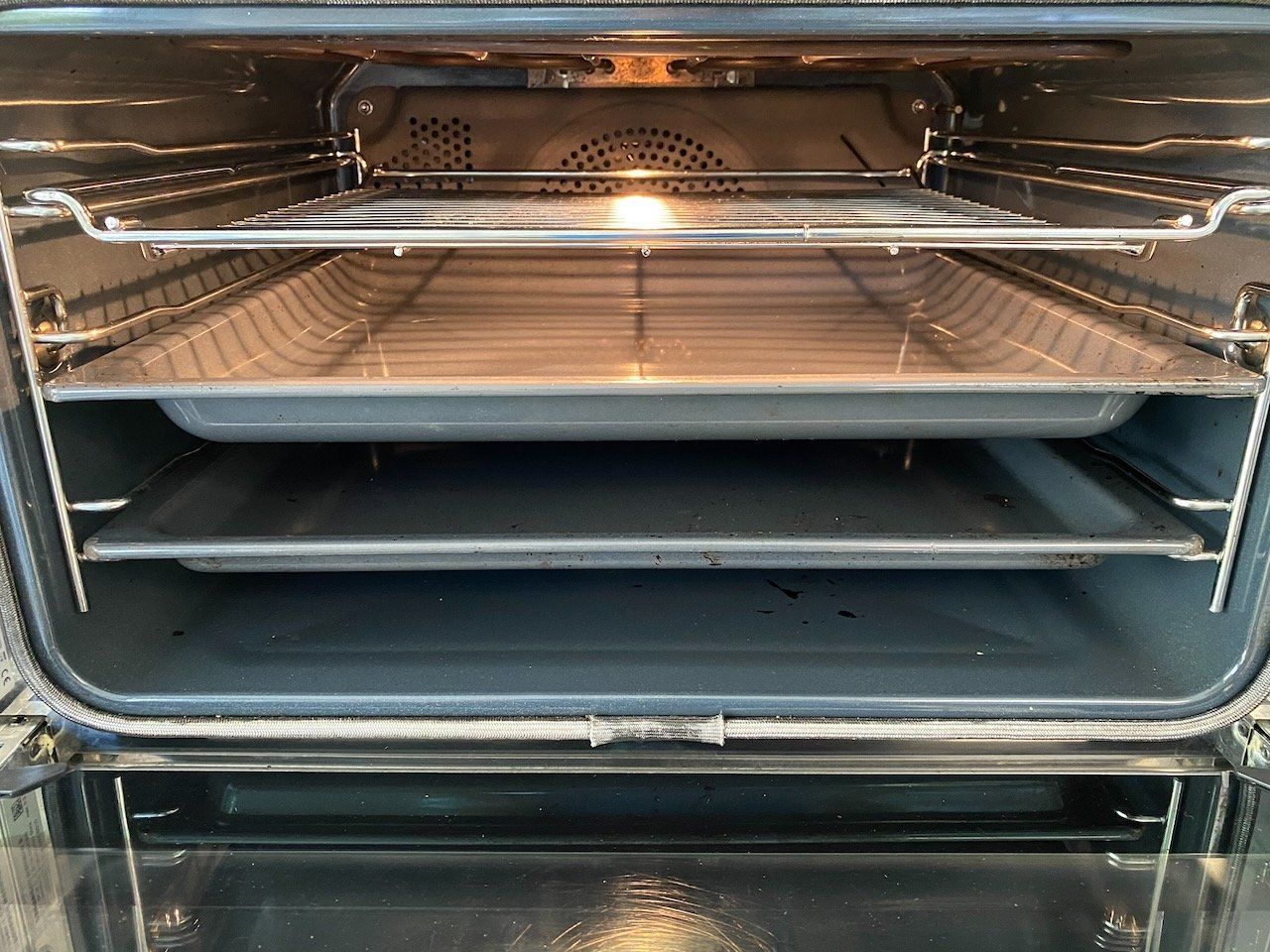 Miele Backöfen: Kompaktbackofen Miele H 6400-60B – Gebraucht aus Allschwil von SeimnR 4