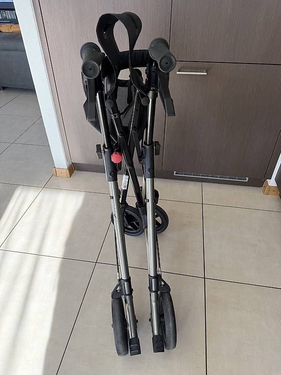 Ausili per la deambulazione: Rollator Top Zustand, Pliable, Léger, comme Neuf! – Usato da Botyre (Ayent) venduto da Claude-EvelyneS 3