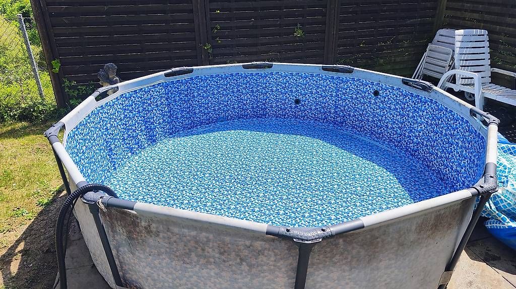 Piscine: SWIMMINGPOOL OHNE DEFEKTE 1A MIT SCHUTZFOLE – Usato da Reinach BL venduto da mon_89wb 1