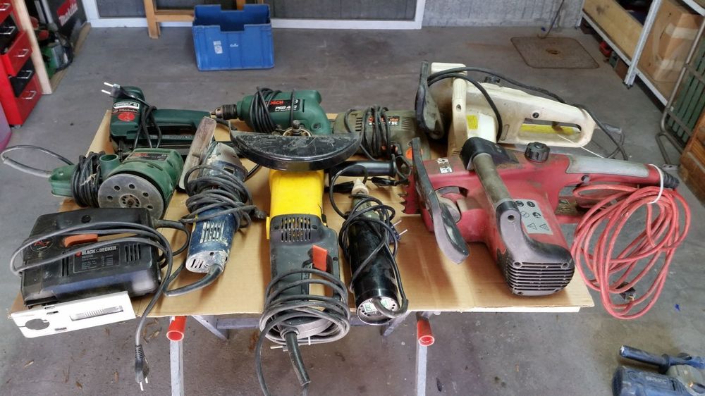 Lot de 10 outils électriques DÉFECTUEUSE (Defekt) in sales für CHF 40 ...