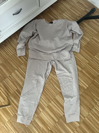 Victoria’s Secret set, great for fall, size M