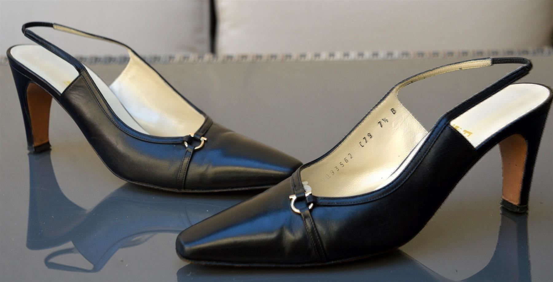 Salvatore Ferragamo Damenschuhe: Pumps Salvatore Ferragamo . 38 / 7,5 – Gebraucht aus Collonges von Auganien 1